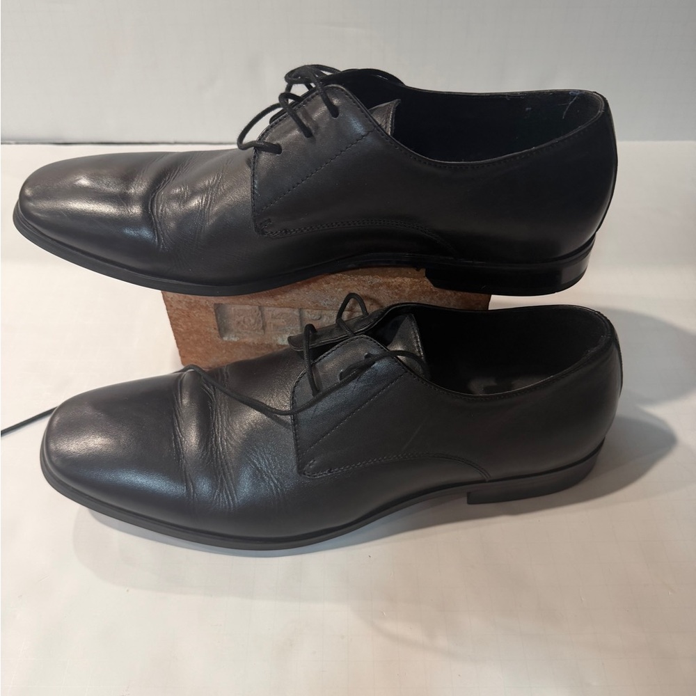 Steve Madden Black Leather Oxfords